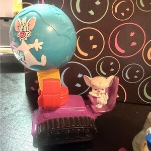 1994 McDonald's Pinky and the Brain on Globe Tank toy